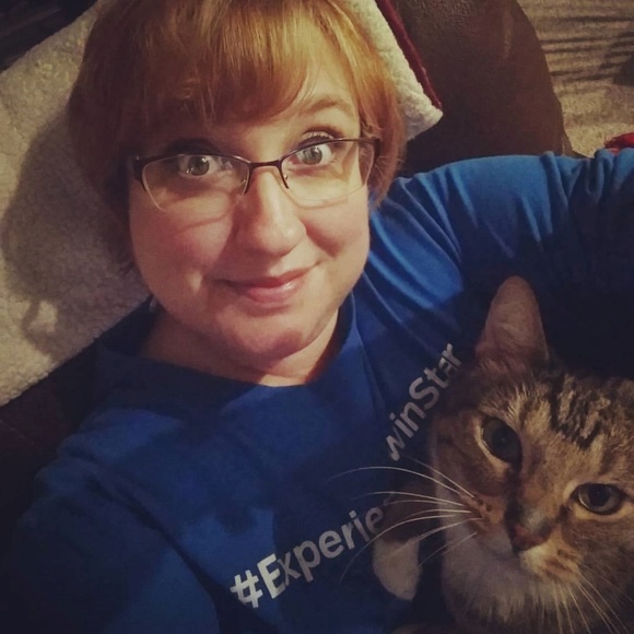 Meet your Posher, Amanda - Picture 1 of 5